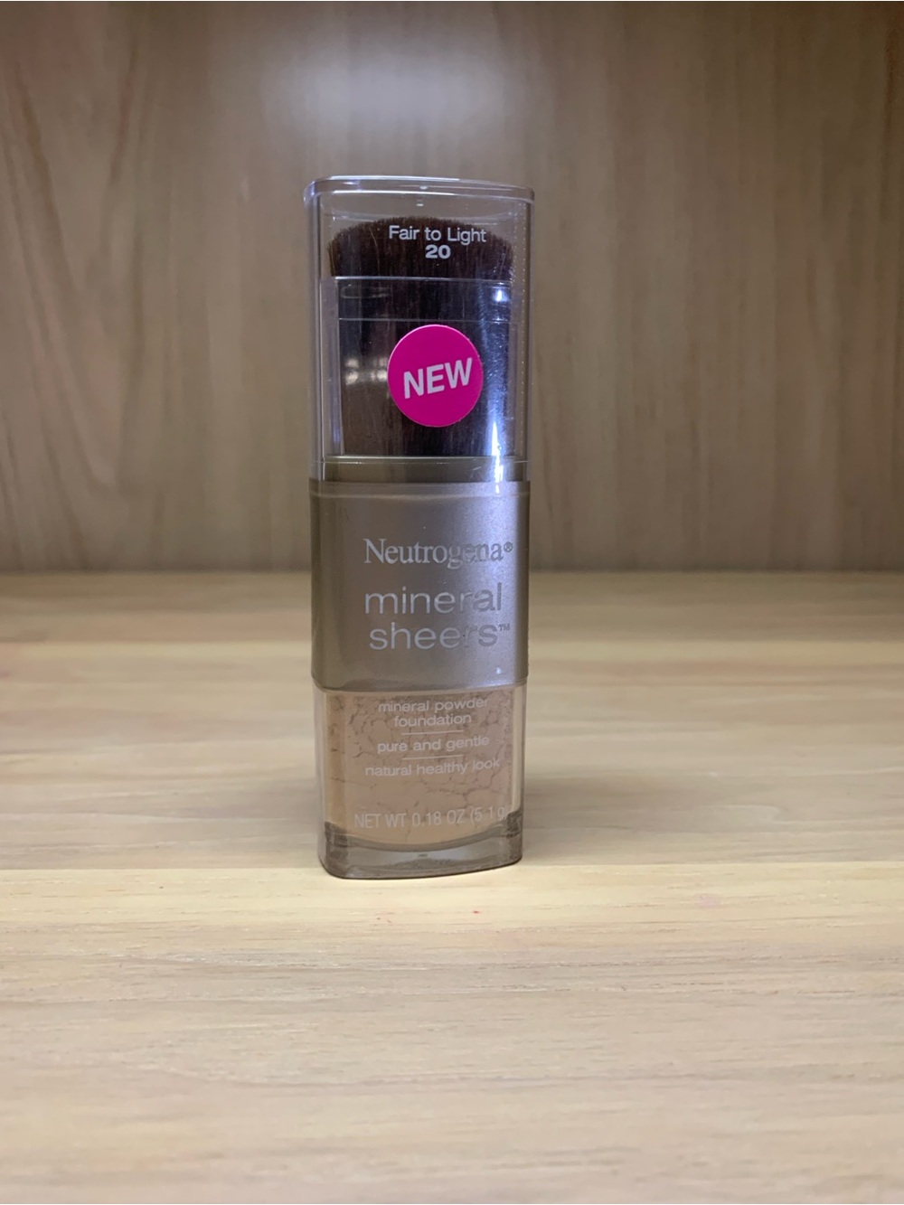 Neutrogena Mineral Sheers Powder Foundation - Fair to Light (Beige/Tan)
